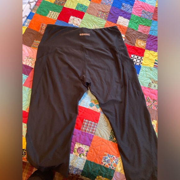 Capris, Workout:Leggings XOXO, Black with side pockets, Size Large - Picture 2 of 16
